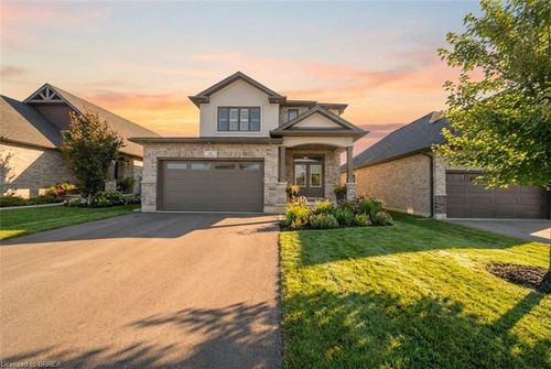 18 Whiting Dr, Paris, ON, N3L0H3 | Card Image