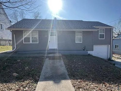 452 Bluff Dr, Saint Louis, MO, 63137-3207 | Card Image