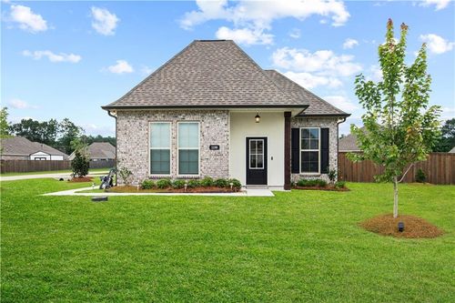 1190 Barrington Dr, Covington, LA, 70435-2002 | Card Image