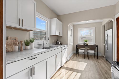 419 21st St Ne, Cedar Rapids, IA, 52402-6324 | Card Image