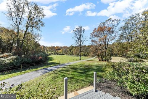 202 Creek Rd, LINCOLN UNIVERSITY, PA, 19352-9132 | Card Image