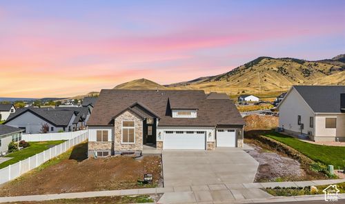 83-1111 E Center St, Hyde Park, UT, 84318-3710 | Card Image