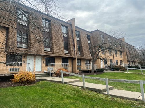 apt-24-408 Carpenter Ave, Newburgh, NY, 12550-3352 | Card Image