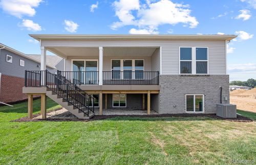 1642 Moss Dr, Milford, MI, 48381-4823 | Card Image