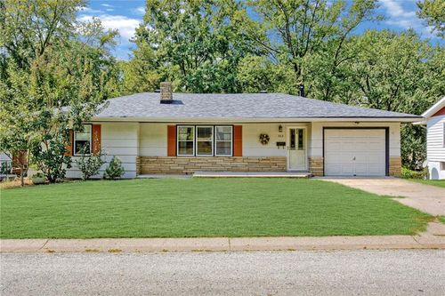 322 Maple St, Liberty, MO, 64068-1511 | Card Image