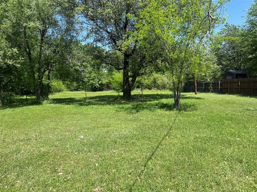 411 Stadium Ln, Van, TX, 75790-3113 | Card Image