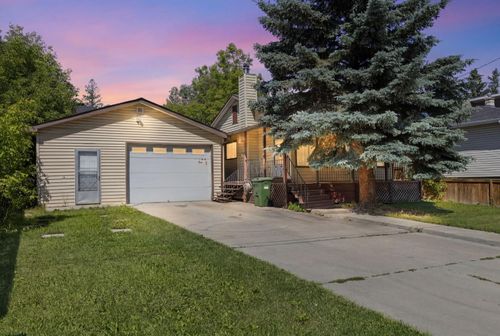 3819 1 St Ne, Calgary, AB, T2E3E1 | Card Image