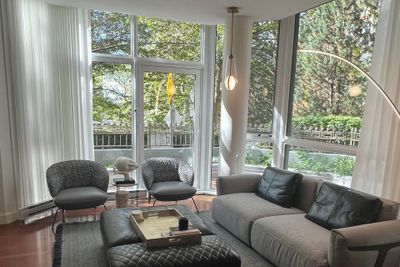 1492 Hornby St, Townhouse with 3 bedrooms, 2 bathrooms and 2 parking in Vancouver BC | Image 2