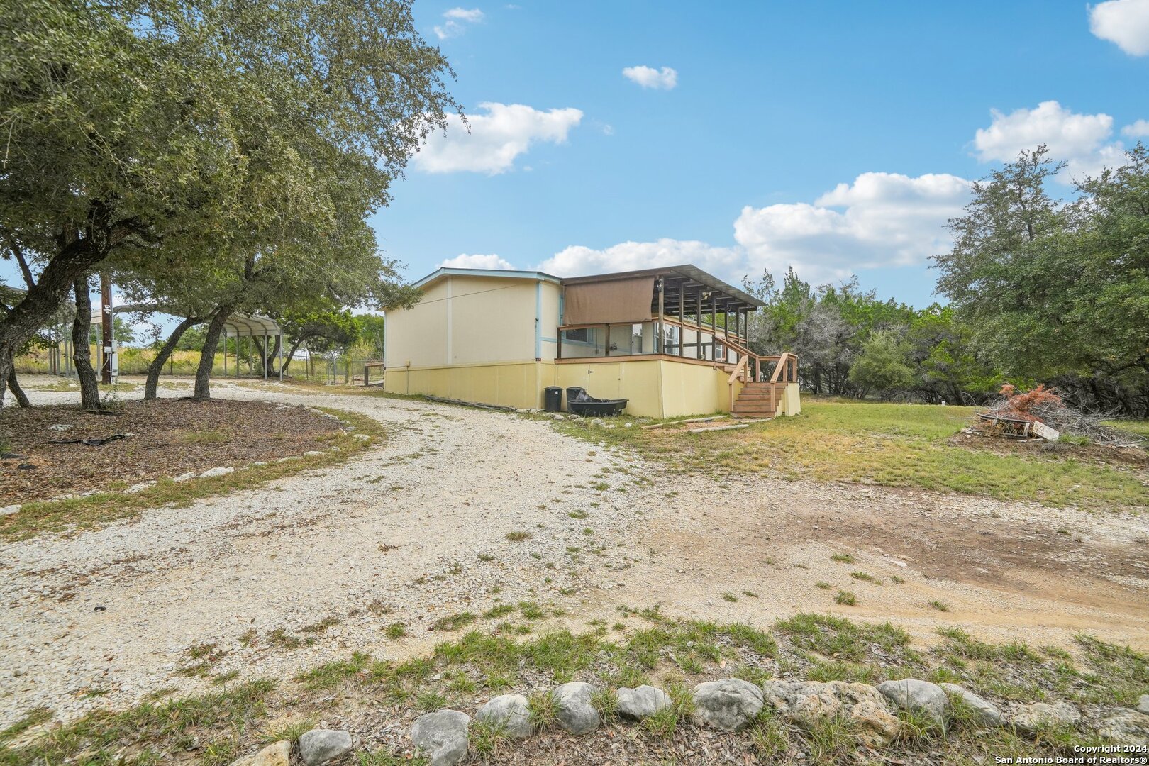 Residential in Lakehills 2