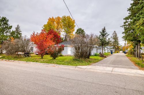 513 26th St Nw, Bemidji, MN, 56601-2415 | Card Image