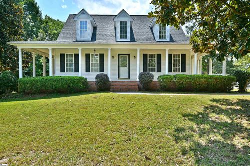 102 Tripp St, Williamston, SC, 29697-1142 | Card Image