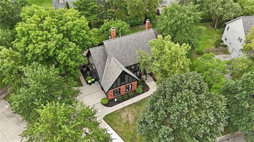3353 W 129th Ter, Leawood, KS, 66209-1704 | Card Image