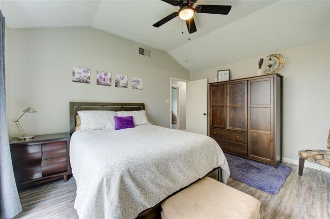 6022 Thom Rd, House other with 3 bedrooms, 2 bathrooms and 2 parking in Humble TX | Image 8