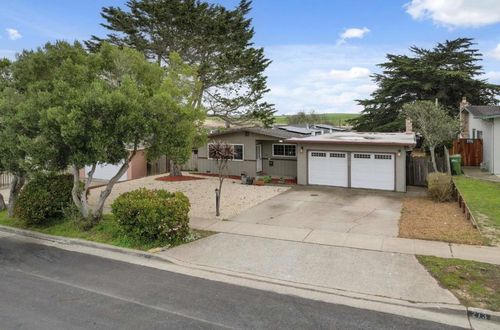 273 Cosky Dr, Marina, CA, 93933-2312 | Card Image
