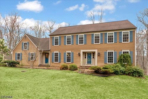 3 Beaver Brook Dr, Long Valley, NJ, 07853-3155 | Card Image