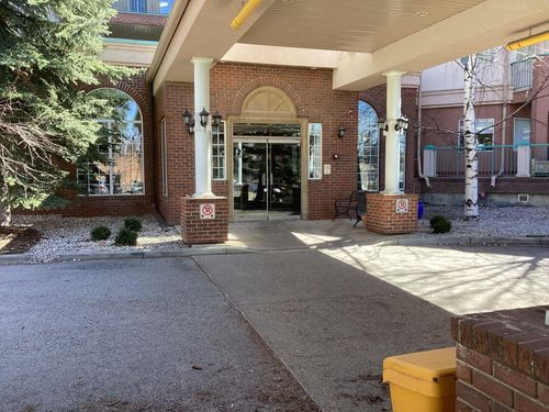 302-200 Lincoln Way Sw, Calgary, AB, T3E7G7 | Card Image