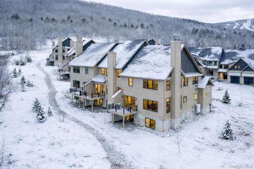 17 Stonewall Ln, Windham, NY, 12496 | Card Image