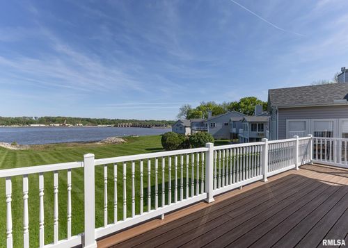 10-10 Lighthouse Ln, Hampton, IL, 61256-9666 | Card Image
