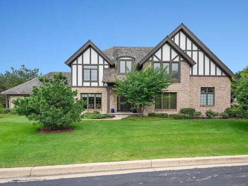 802 Kenmare Dr, Burr Ridge, IL, 60527-7053 | Card Image