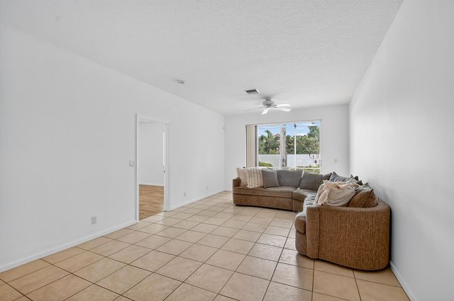 9675 Crescent View Dr N, Condo with 3 bedrooms, 2 bathrooms and null parking in Boynton Beach FL | Image 14