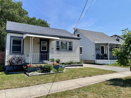35 Mary St, Fort Erie, ON, L2A4A4 | Card Image