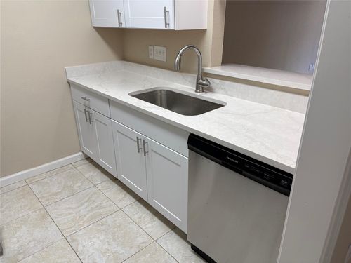 366-4645 Wild Indigo St, Houston, TX, 77027-7088 | Card Image