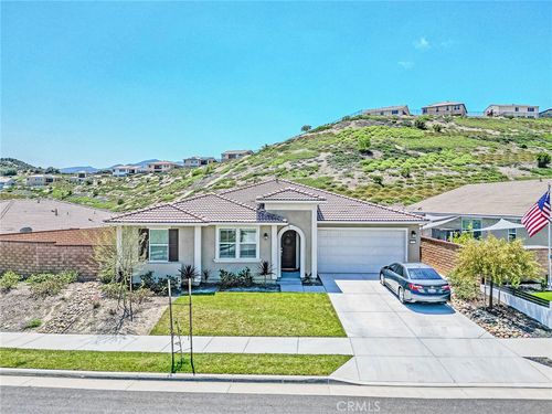 2620 Santa Fiora Dr, Corona, CA, 92882-8080 | Card Image