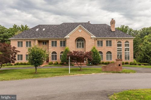 914 Helga Pl, MCLEAN, VA, 22102-2155 | Card Image