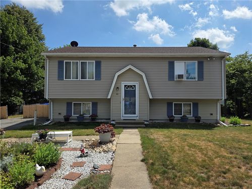28 Longbow Dr, West Warwick, RI, 02893-5560 | Card Image