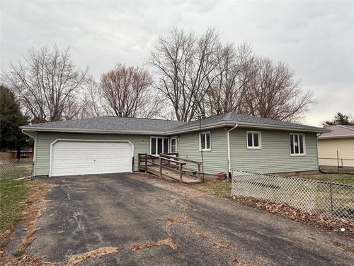 10 E Locust St, Ashmore, IL, 61912-9563 | Card Image