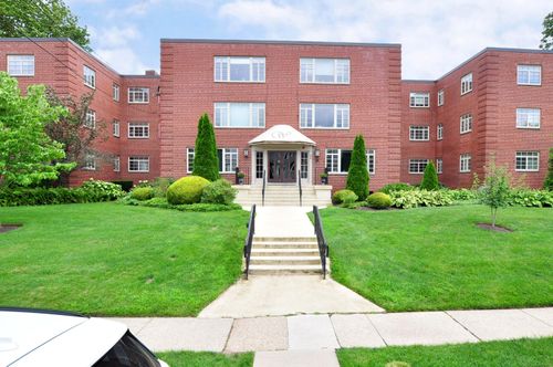 apt-208-30 Outlook Ave, West Hartford, CT, 06119-1456 | Card Image