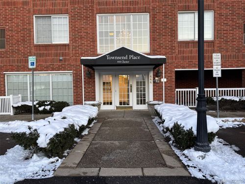 apt-420-444 Chester St, Birmingham, MI, 48009-1474 | Card Image