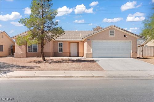 4699 Stephanie St, Las Vegas, NV, 89122-1912 | Card Image