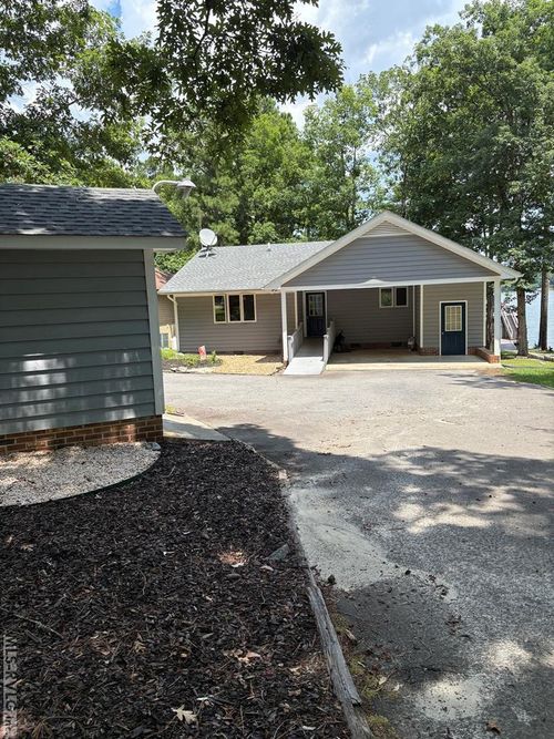 192 Watermans Dr, Gasburg, VA, 23857-2217 | Card Image