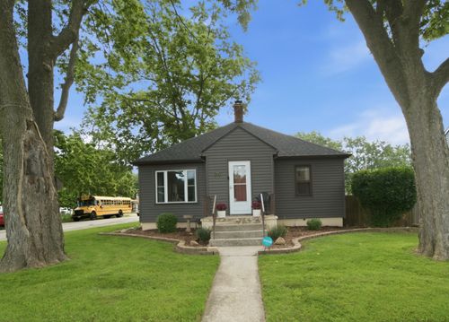 396 Blaine Ave, Bradley, IL, 60915-1506 | Card Image