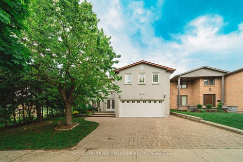 151 Old Surrey Lane, Richmond Hill, ON, L4C6R9 | Card Image