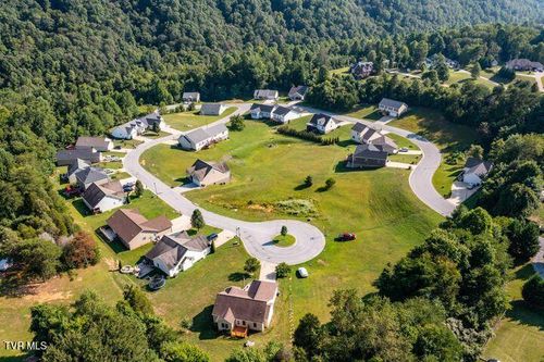 224 Brighton Pl, Bristol, TN, 37620-5333 | Card Image