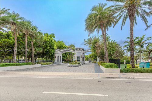 401-231 Poinciana Dr, Sunny Isles Beach, FL, 33160-4521 | Card Image