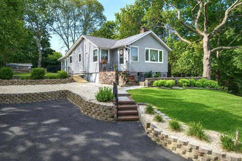69 Hill Dr, Riverhead, NY, 11901-1046 | Card Image