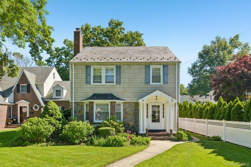 131 Floral Parkway, Hempstead, NY, 11001 | Card Image