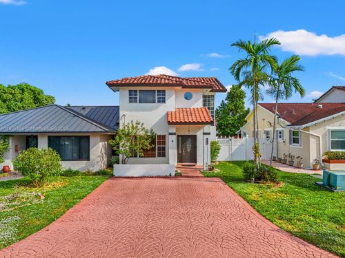 20155 E Oakmont Cir, Hialeah, FL, 33015-2067 | Card Image