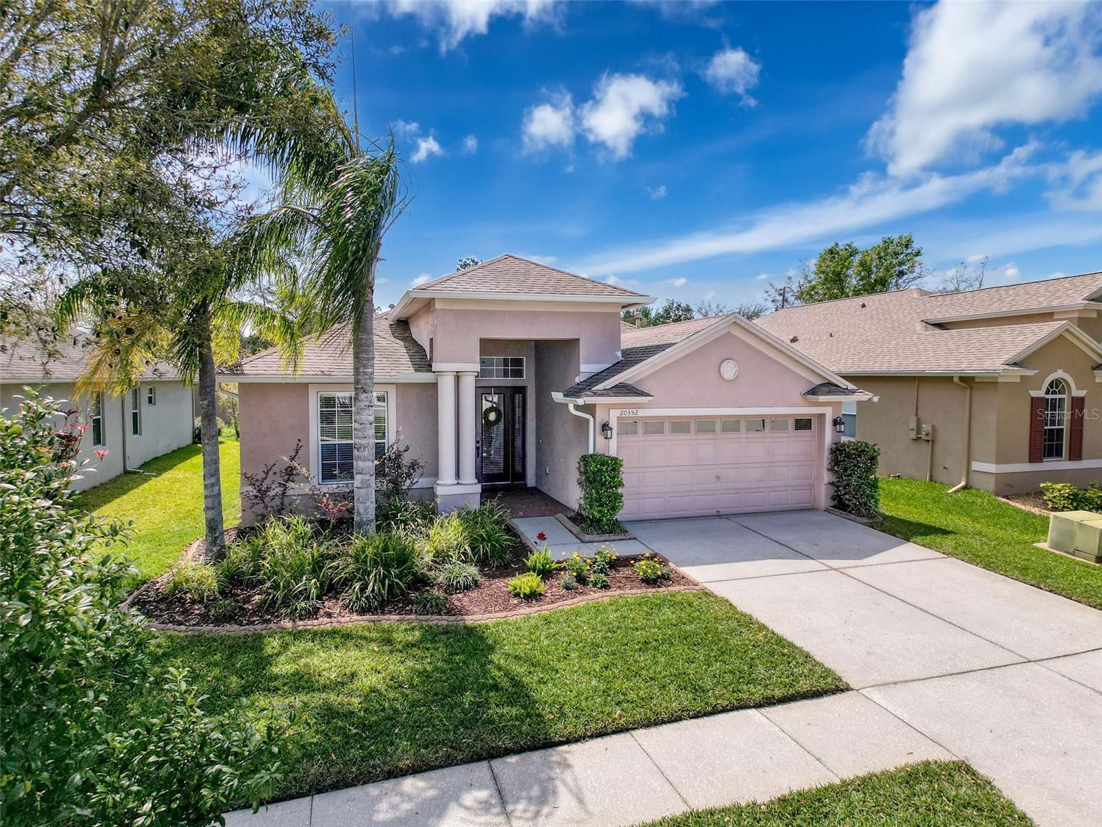 20352 Falling Rock Drive, For Sale in LAND O LAKES - Zoocasa