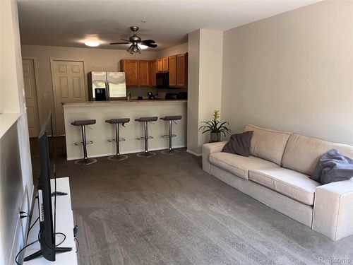 189 Evergreen Trl, Lake Orion, MI, 48362-3376 | Card Image