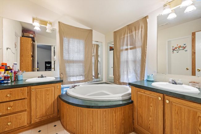 249 Sunshine Cir Sw, Home with 3 bedrooms, 2 bathrooms and null parking in Mattawa WA | Image 15