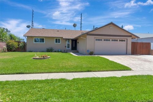 17242 Medallion Ave, Tustin, CA, 92780-5015 | Card Image