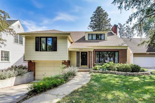 3905 Lawn Ave, Western Springs, IL, 60558-1144 | Card Image