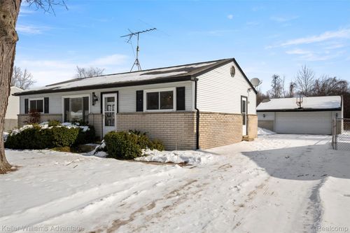 26529 Willow Cove, Woodhaven, MI, 48183 | Card Image