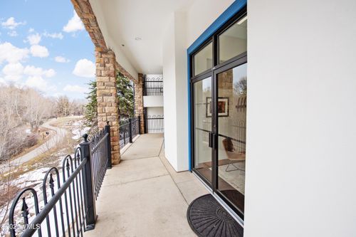 c-104-225 Main St, Edwards, CO, 81632-8143 | Card Image