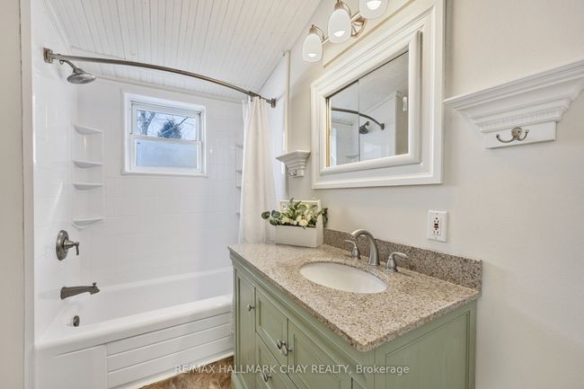 7913 Main St, House other with 3 bedrooms, 2 bathrooms and 4 parking in Adjala Tosorontio ON | Image 14