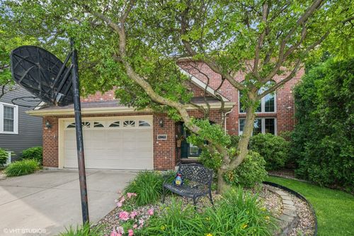 9228 S 55th Ct, Oak Lawn, IL, 60453-1616 | Card Image